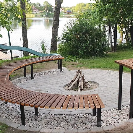 Na Radosnej Nad Jeziorem Moldzie