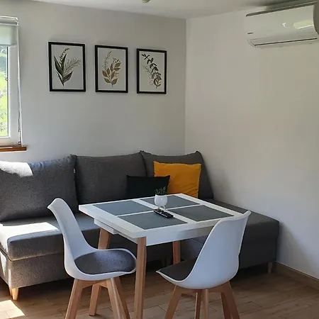 Деревянный коттедж Na Radosnej Nad Jeziorem